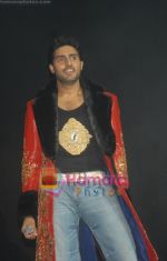 Abhishek Bachchan at Unforgettable London Tour on August 25th 2008 (7).jpg