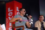 Akshay Kumar at the launch of Levi_s 501 jeans in Mumbai on August 26th 2008 (50).JPG