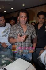 Salman Khan at the launch of Beyond Luxary store in Mahalaxmi on August 26th 2008 (16).JPG