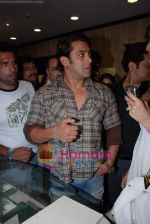 Salman Khan at the launch of Beyond Luxary store in Mahalaxmi on August 26th 2008 (18).JPG