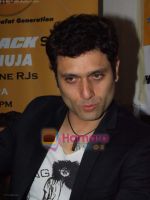 Shiney Ahuja at Radio One 94.3 FM  Event in Oberoi Mall on 30th August 2008 (29).JPG