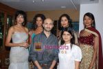 Jesse Randhawa, Sheetal Malhar, Tapur Chatterjee and Nethra Raghuraman at the new festive and jewellery Collections by Prriya & Chintan on 11th August 2008 (9).JPG