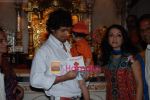 Sonu Nigam Lauches Maha Ganesha Allbum along with wife and Kid in Siddhivinayak Temple on 11th August 2008 (3).JPG