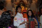 Sonu Nigam Lauches Maha Ganesha Allbum along with wife and Kid in Siddhivinayak Temple on 11th August 2008 (5).JPG