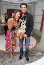 keerti and sharad kelkar at Neena Gupta_s wedding bash in Sahara Star on 6th August 2008 (2).JPG