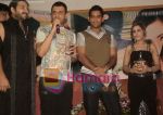 Manoj Tiwari, Manoj Bajpai, Mahendra Singh Dhoni, Rani at Dil Ko Chura Le Music Launch in Raheja Classic Club,Andheri on 7th August 2008  .jpg