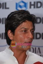 Shahrukh Khan at HDIL Couture week bash in Grand Haytt on 17th September 2008 (5).JPG