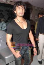 Sonu Nigam at Yogesh Lakhani Birthday Party in D Ultimate Club on 25th September 2008 (1).jpg