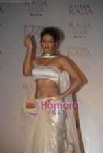 at the unveiling of Titan Raga Diva Collection in Taj Lands End on 30th September 2008 (2).JPG