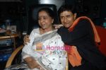 Dev Anand and Asha Bhosle record a song together in Spectral Harmony, Mumbai on 10th October 2008 (4).JPG