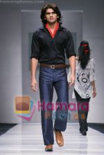 Model walk the ramp for Raghavendra Rathore show at Delhi Fashion Week in Emporio, Delhi (12).JPG