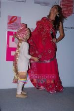 Elizabeth Hurley at an event to create Breast Cancer awareness in Taj Hotel on 23rd October 2008 (28).JPG