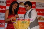 Priyanka Chopra unveils Filmfare issue for Dostana promotion at BJN baquets on 30th October 2008 (10).JPG