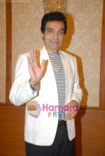 Dheeraj Kumar at Gold Awards 2008 to be held in Dubai press meet in The Club on 10th November 2008 (23).JPG