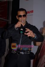 Salman Khan at Ramnath Goenka Indian Express photo award in Express Towers on 14th November 2008 (11).JPG