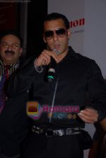 Salman Khan at Ramnath Goenka Indian Express photo award in Express Towers on 14th November 2008.JPG