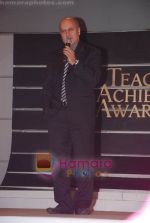 Anupam Kher, winner of Teacher_s Lifetime Achievement Awards 2008 at the 8th Annual Teacher_s Achievement Awards ceremony at ITC, The Maurya in New Delhi on  19th November 2008.jpg