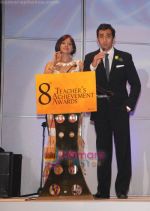 Mansi Scott and Rahul Khanna at the 8th Annual Teacher_s Achievement Awards ceremony at ITC, The Maurya in New Delhi on  19th November 2008.JPG