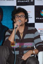 Sonu Nigam launches Mohammed Vakil_s album Guzarish in Planet M on 25th November 2008(26).JPG