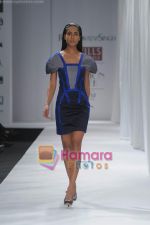 Model walk the ramp for Rajesh Pratap Singh at Wills Fashion Week (6).JPG