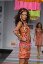 Model walk the ramp for Rina Dhaka at Wills Fashion Week (5).JPG