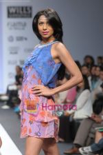 Model walk the ramp for Surily at Wills Fashion Week (6).JPG