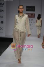 Model walk the ramp for Urvashi Kaur at Wills Fashion Week (15).JPG
