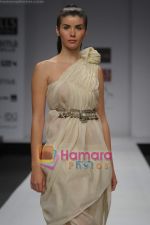 Model walk the ramp for Urvashi Kaur at Wills Fashion Week (16).JPG