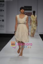 Model walk the ramp for Urvashi Kaur at Wills Fashion Week (3).JPG
