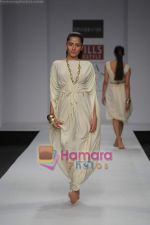 Model walk the ramp for Urvashi Kaur at Wills Fashion Week (4).JPG