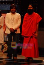 Himesh Reshammiya, Baba  Ramdev on the sets of Sa Re Ga Ma Pa in Famous Studios on 8th December 2008(3).JPG