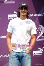 Dino Morea at the launch of Puma_s new collection in Vie Lounge on 11th December 2008 (5)~0.JPG