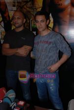 Aamir Khans six pack secret in Ghajini revealed with trainer Satya in Barbarian Gym on 14th December 2008 (19).JPG