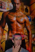 Aamir Khans six pack secret in Ghajini revealed with trainer Satya in Barbarian Gym on 14th December 2008 (44).JPG