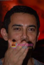 Aamir Khans six pack secret in Ghajini revealed with trainer Satya in Barbarian Gym on 14th December 2008 (48).JPG