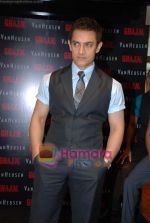 Aamir Khan at the launch of the Van Heusen_s Ghajini collection in PVR Mall on 16th December 2008 (20).JPG