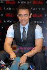 Aamir Khan at the launch of the Van Heusen_s Ghajini collection in PVR Mall on 16th December 2008 (30).JPG