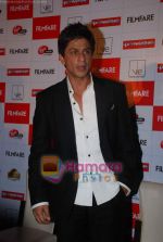 Shahrukh Khan launches the latest Filmfare issue in Vie Lounge in 16th December 2008 (23).JPG