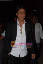 Shahrukh Khan launches the latest Filmfare issue in Vie Lounge in 16th December 2008 (35).JPG