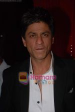 Shahrukh Khan launches the latest Filmfare issue in Vie Lounge in 16th December 2008 (43).JPG