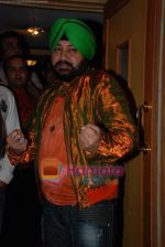 Daler Mehndi at the song recording of _Jaago India_ as part of Mission Shanti in Sound City on 17th December 2008 (17).JPG