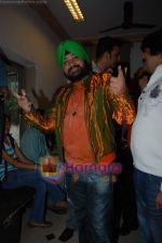 Daler Mehndi at the song recording of _Jaago India_ as part of Mission Shanti in Sound City on 17th December 2008 (26).JPG