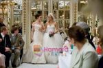 Anne Hathaway, Kate Hudson (8) in still from the movie Bride Wars.jpg