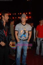 Salman Khan at the launch of Vashu Bhagnani_s son - Jackie in Film City on 24th December 2008 (5).JPG
