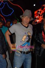 Salman Khan at the launch of Vashu Bhagnani_s son - Jackie in Film City on 24th December 2008 (72).JPG