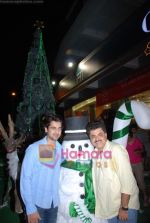 Arjan Bajwa and Ashok Pandit at biggest Christmas tree in Croma, Juhu on 25th December 2008 (16).JPG