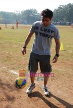 Mohit Suri at the event to promote football training at Jamnabhai  grounds in juhu on 29th December 2008 (2).JPG