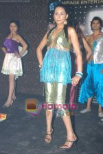 at Mirage Entertainment_s Khoobsurat fashion show in D Ultimate Club on 30th December 2008 (27).JPG
