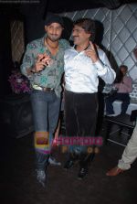 Harbhajan Singh, Ehsaan Qureshi at new club Ice & Mint launch in Juhu on 3rd Jan 2009 (50).JPG