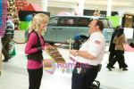 Kevin James, Jayma Mays in still from the movie Paul Blart - Mall Cop.jpg